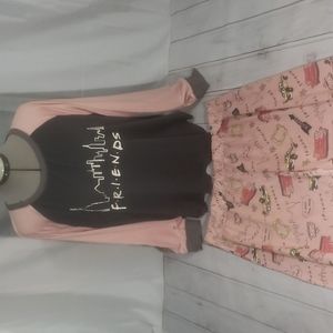 'Friends' pajama set